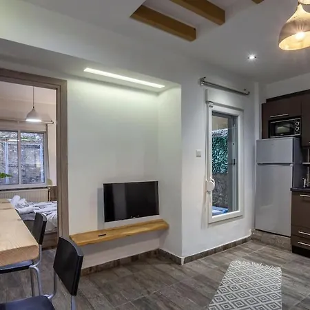 Central Gem Nice Patio 4p