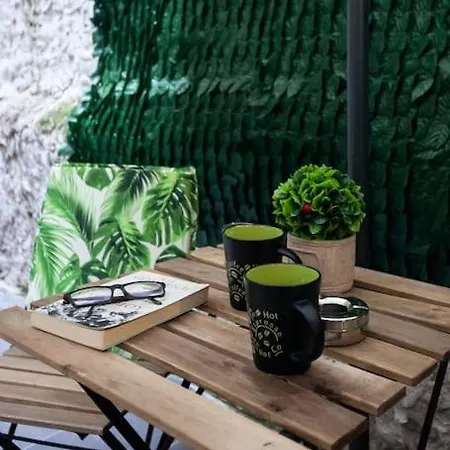 Central Gem Nice Patio 4p Szaloniki