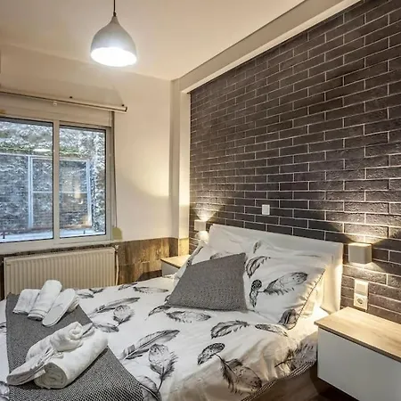 Central Gem Nice Patio 4p Apartman *