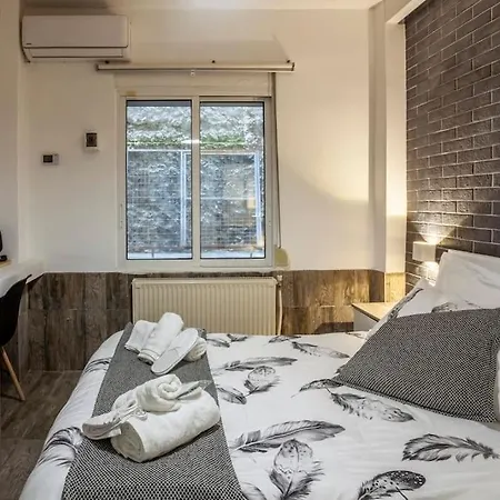 Central Gem Nice Patio 4p Apartman